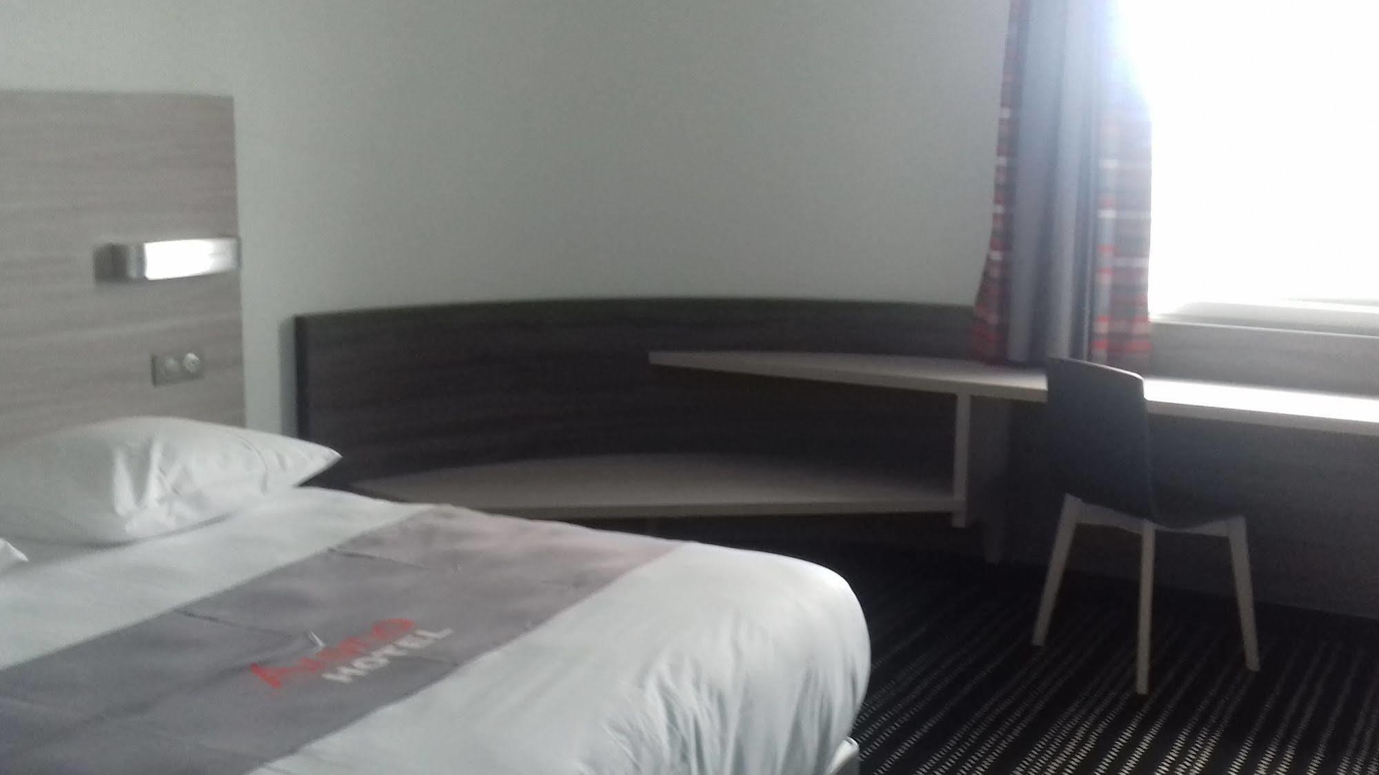 Hotel Arena Тулуза Экстерьер фото