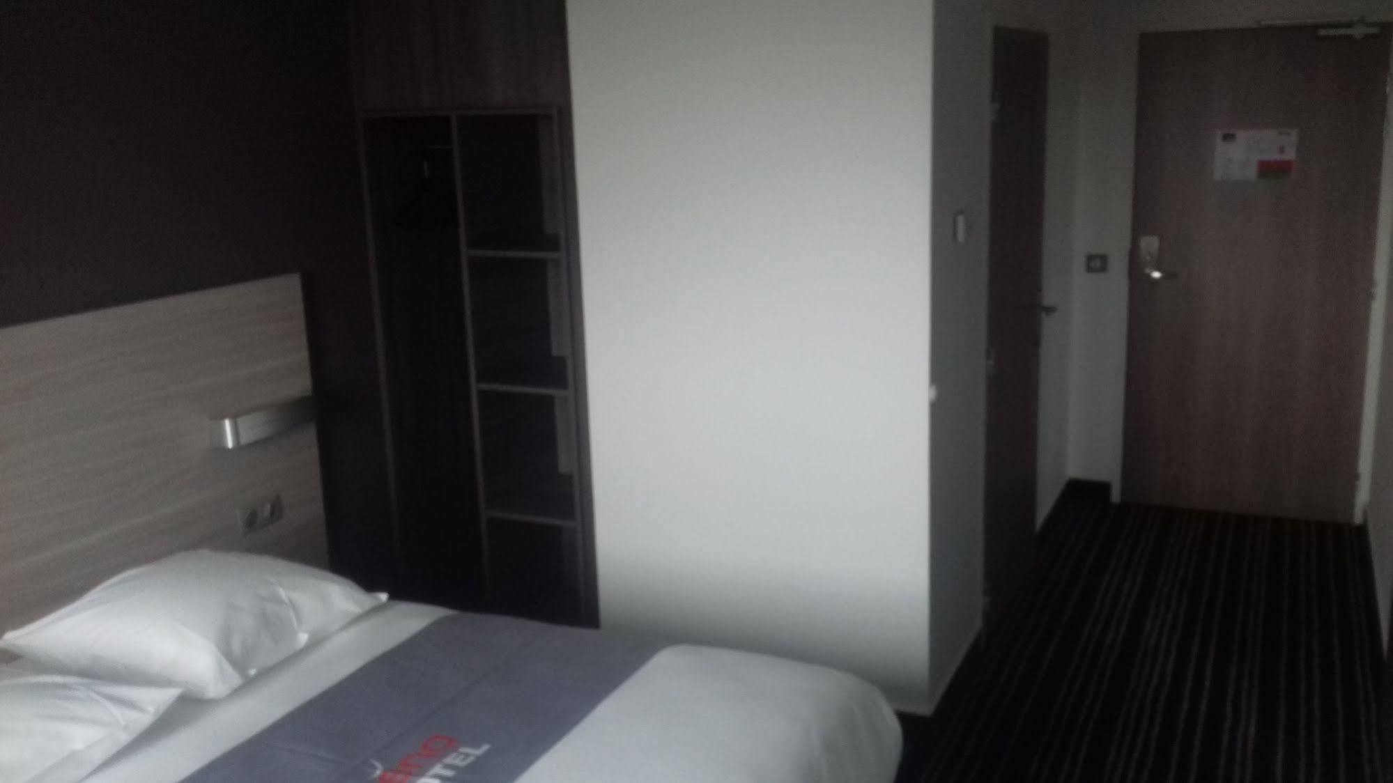 Hotel Arena Тулуза Экстерьер фото
