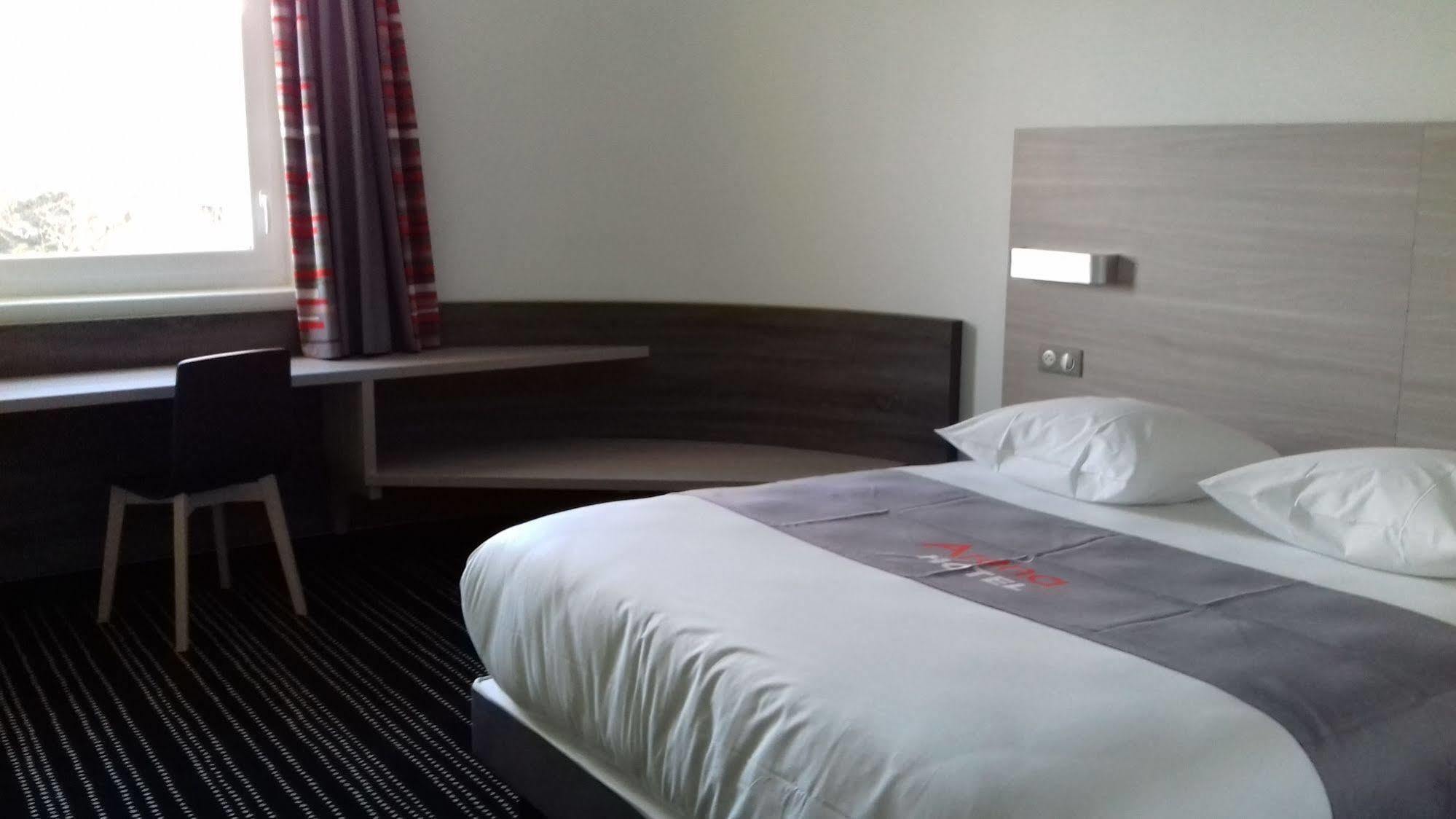 Hotel Arena Тулуза Экстерьер фото